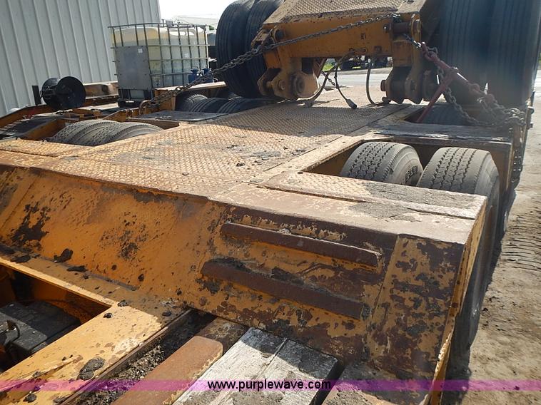 image for item I3620 1986 Load King 403/4DFP lowboy trailer
