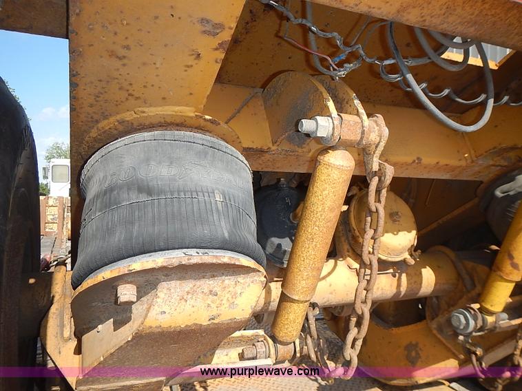 image for item I3620 1986 Load King 403/4DFP lowboy trailer