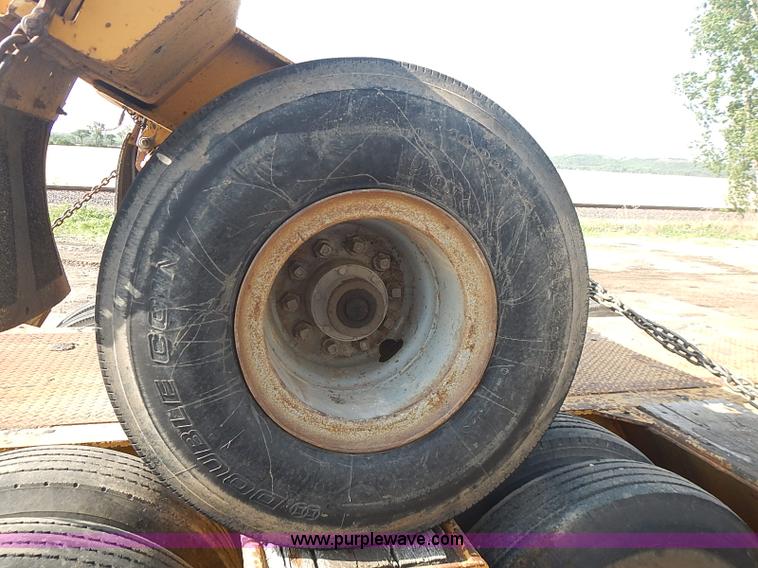 image for item I3620 1986 Load King 403/4DFP lowboy trailer