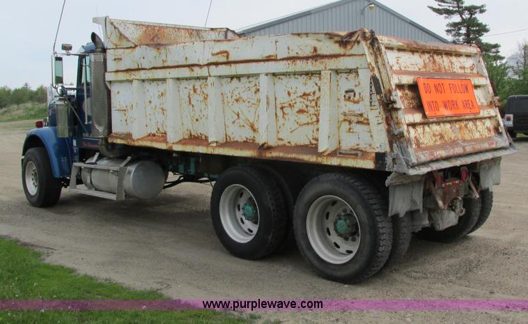 image for item I4175 1998 Freightliner FLD dump truck