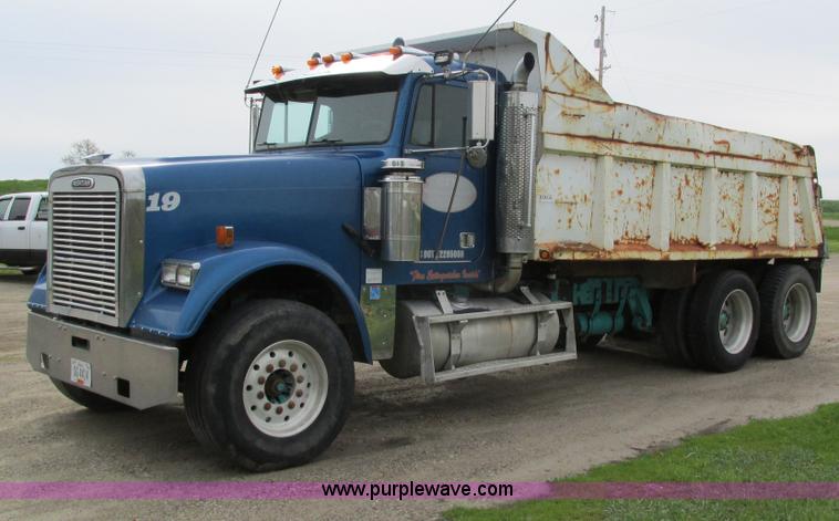 image for item I4175 1998 Freightliner FLD dump truck