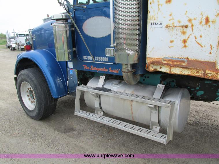 image for item I4175 1998 Freightliner FLD dump truck