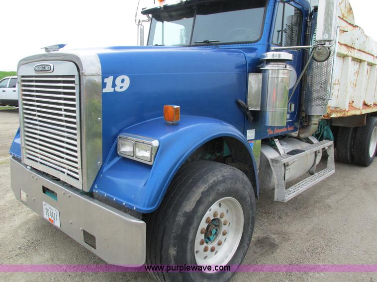 image for item I4175 1998 Freightliner FLD dump truck