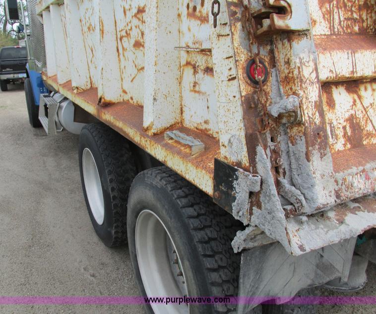 image for item I4175 1998 Freightliner FLD dump truck