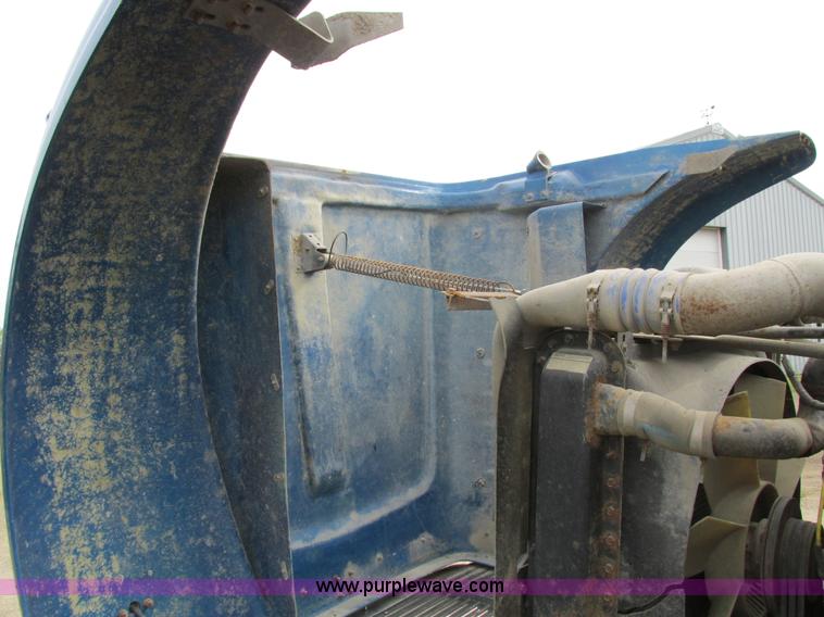 image for item I4175 1998 Freightliner FLD dump truck