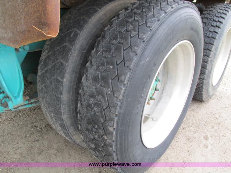 image for item I4175 1998 Freightliner FLD dump truck