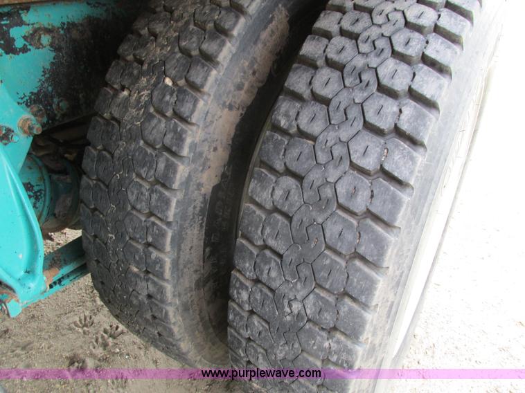 image for item I4175 1998 Freightliner FLD dump truck