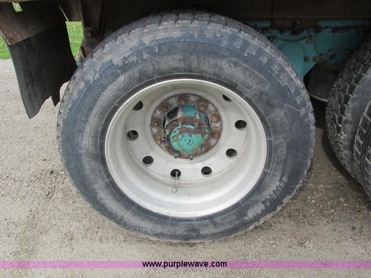 image for item I4175 1998 Freightliner FLD dump truck