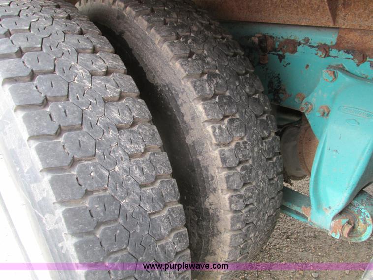 image for item I4175 1998 Freightliner FLD dump truck