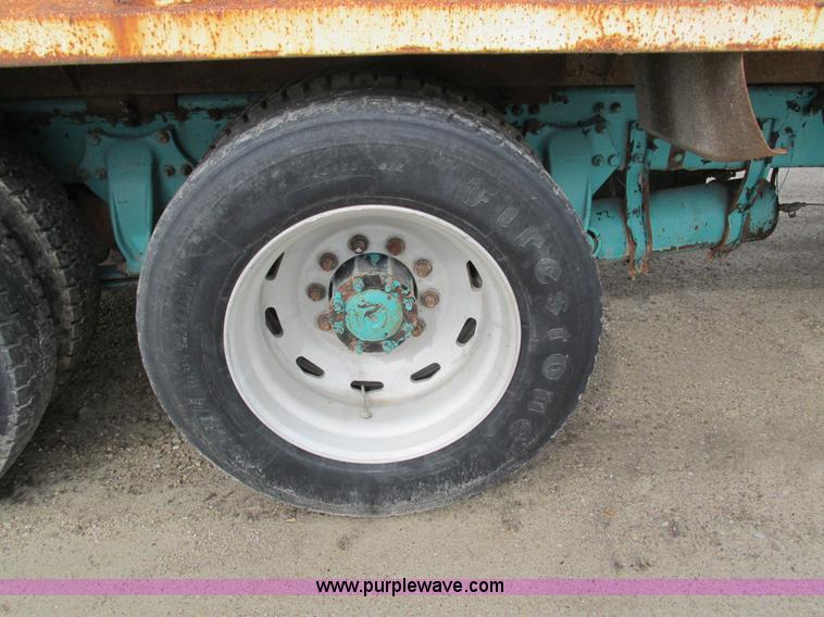 image for item I4175 1998 Freightliner FLD dump truck