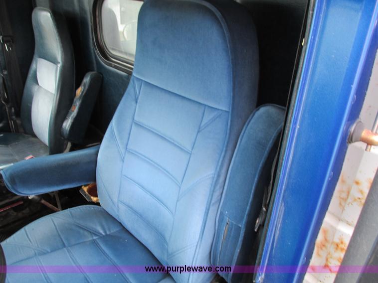 image for item I4175 1998 Freightliner FLD dump truck