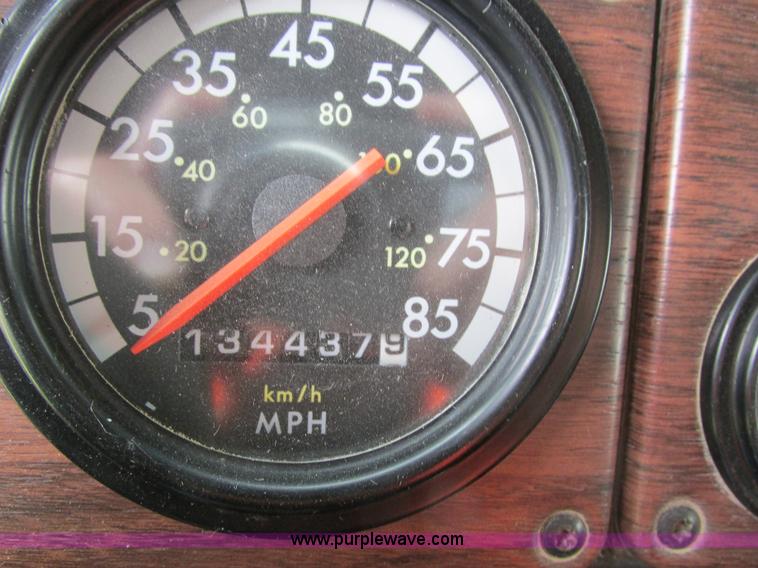 image for item I4175 1998 Freightliner FLD dump truck