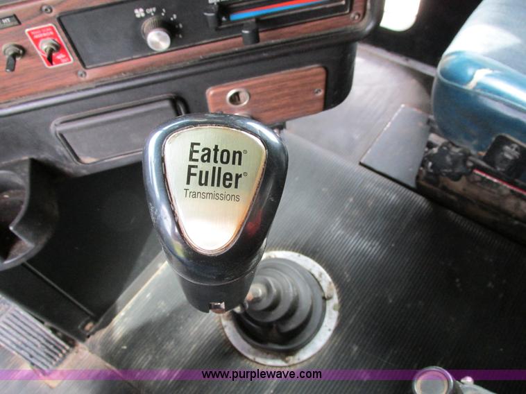 image for item I4175 1998 Freightliner FLD dump truck