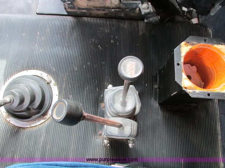 image for item I4175 1998 Freightliner FLD dump truck