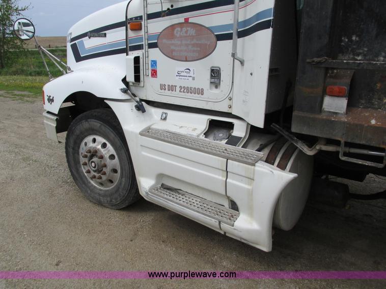 image for item I4177 1994 International 9200 dump truck