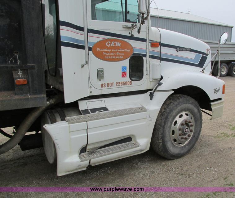 image for item I4177 1994 International 9200 dump truck