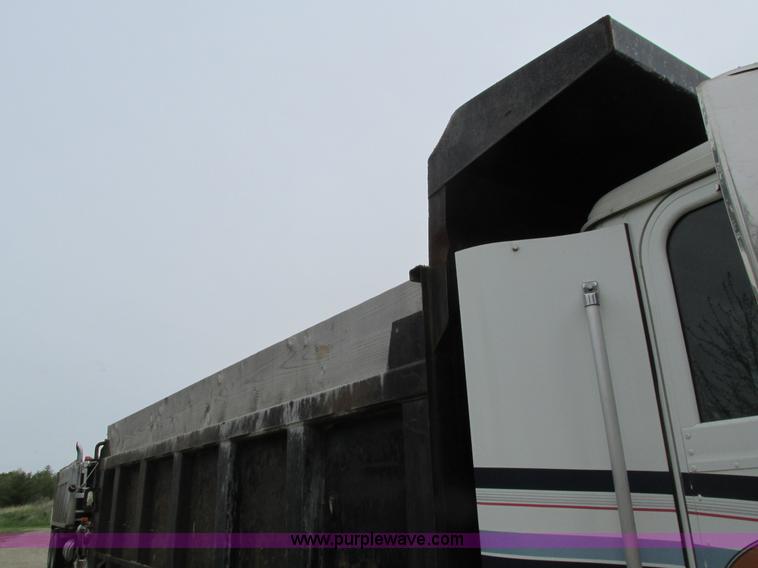 image for item I4177 1994 International 9200 dump truck