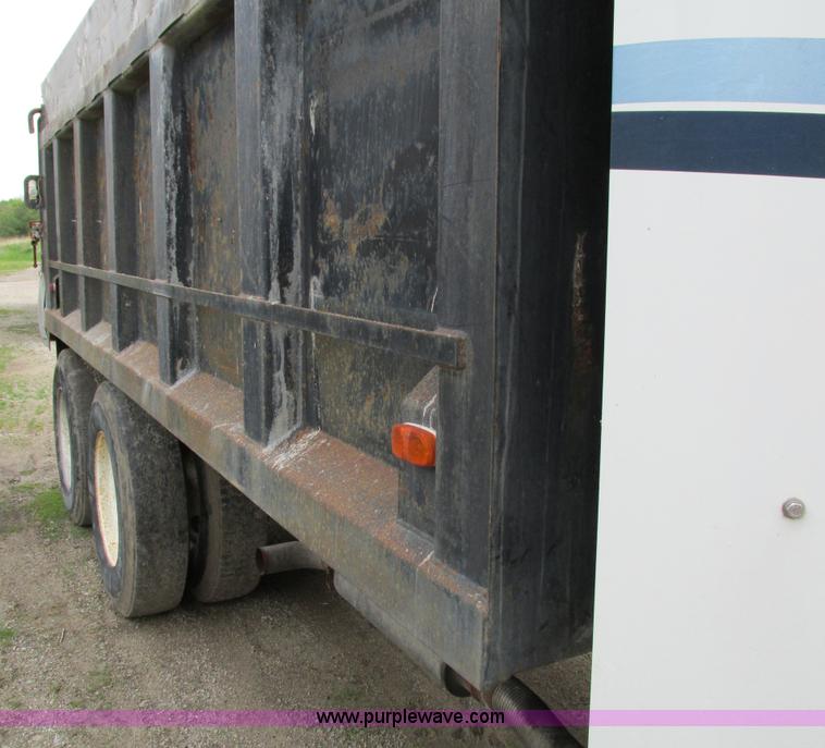 image for item I4177 1994 International 9200 dump truck