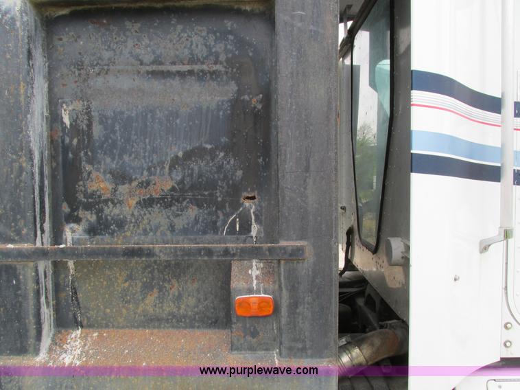 image for item I4177 1994 International 9200 dump truck