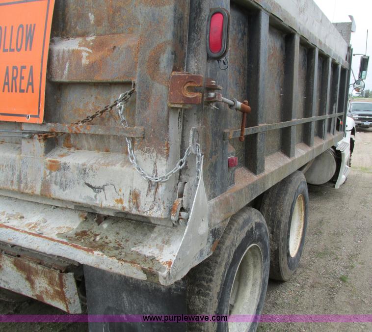 image for item I4177 1994 International 9200 dump truck