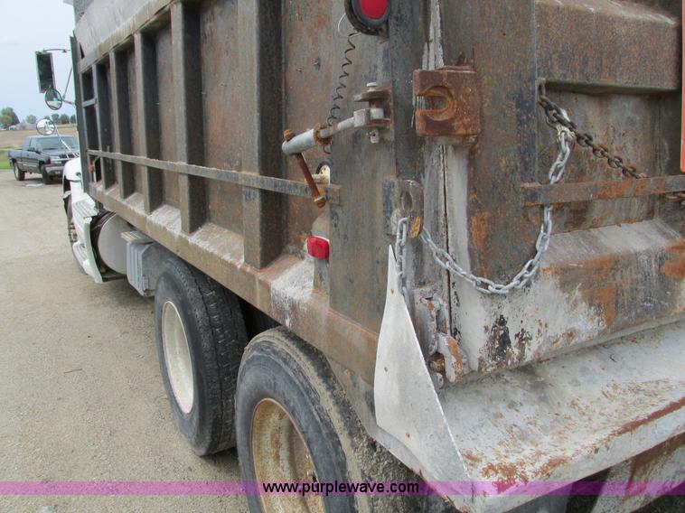 image for item I4177 1994 International 9200 dump truck