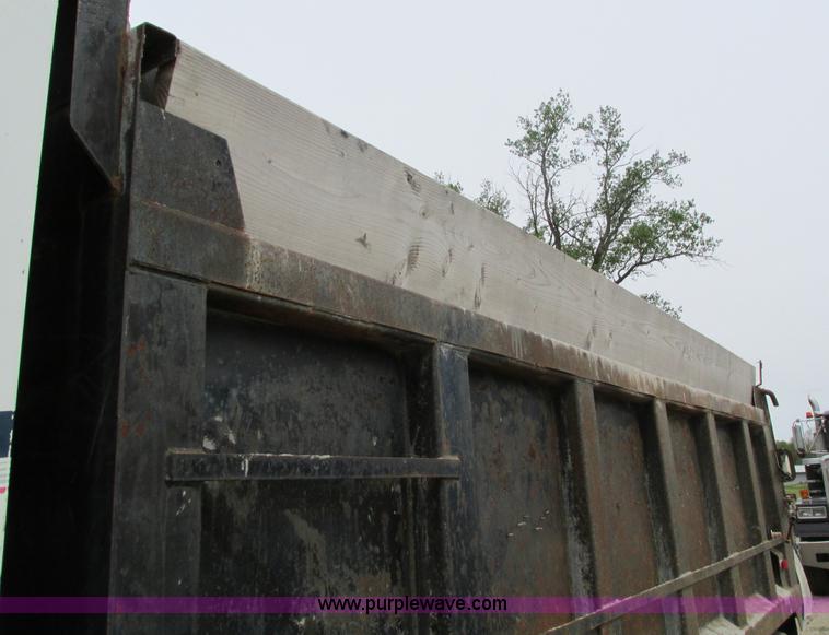 image for item I4177 1994 International 9200 dump truck