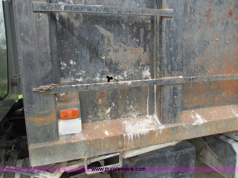 image for item I4177 1994 International 9200 dump truck