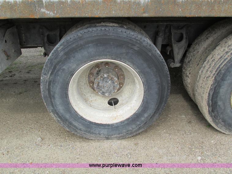 image for item I4177 1994 International 9200 dump truck