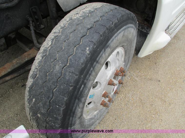 image for item I4177 1994 International 9200 dump truck