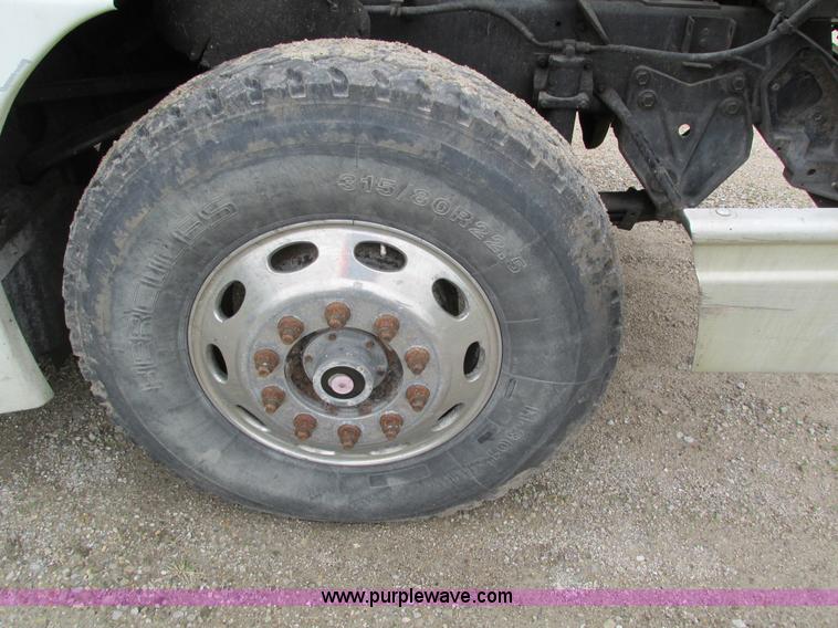 image for item I4177 1994 International 9200 dump truck