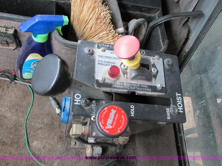 image for item I4177 1994 International 9200 dump truck