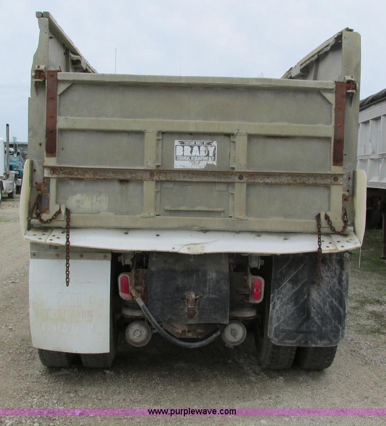 image for item I4180 1984 Kenworth W900 dump truck