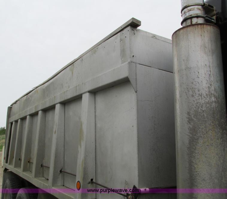 image for item I4180 1984 Kenworth W900 dump truck