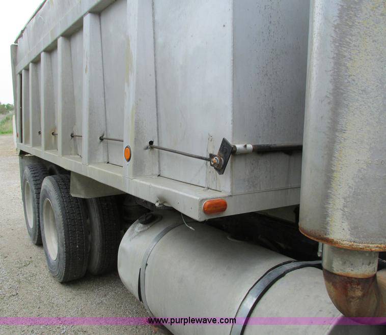 image for item I4180 1984 Kenworth W900 dump truck