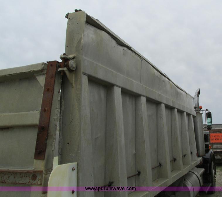 image for item I4180 1984 Kenworth W900 dump truck