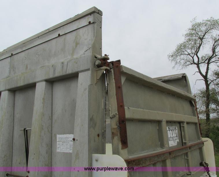 image for item I4180 1984 Kenworth W900 dump truck