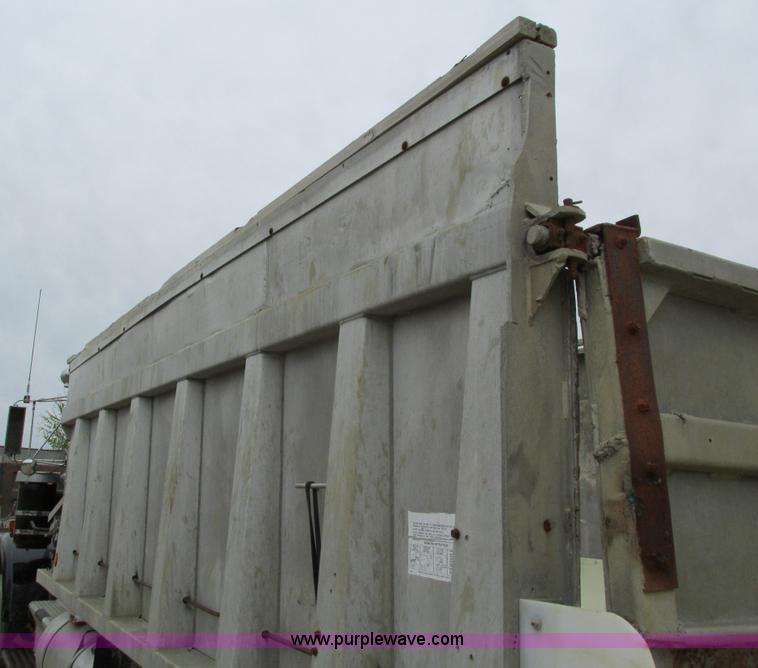 image for item I4180 1984 Kenworth W900 dump truck