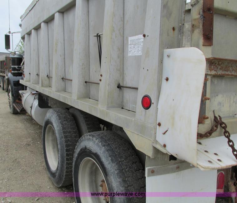 image for item I4180 1984 Kenworth W900 dump truck