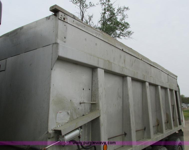 image for item I4180 1984 Kenworth W900 dump truck