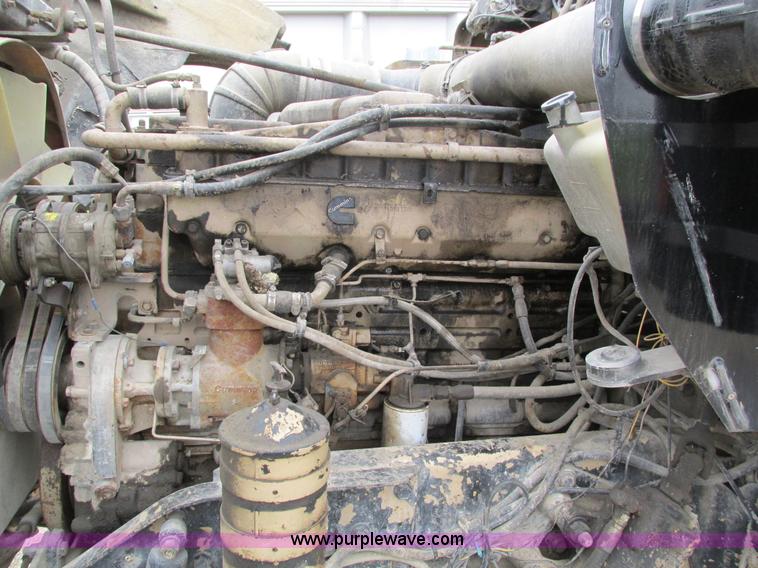 image for item I4180 1984 Kenworth W900 dump truck