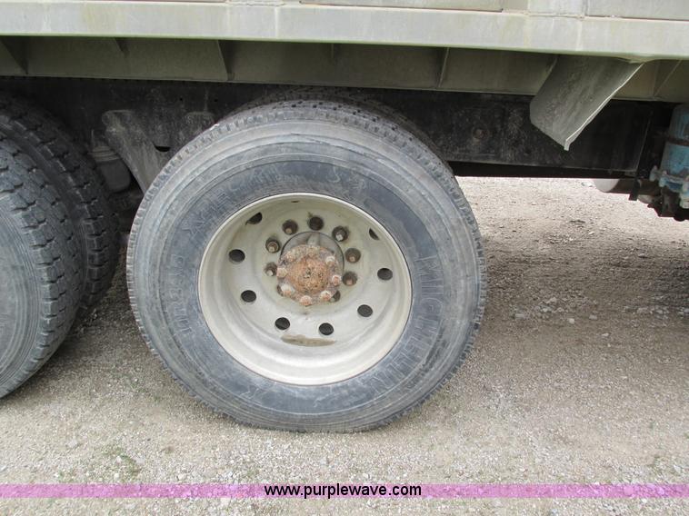 image for item I4180 1984 Kenworth W900 dump truck