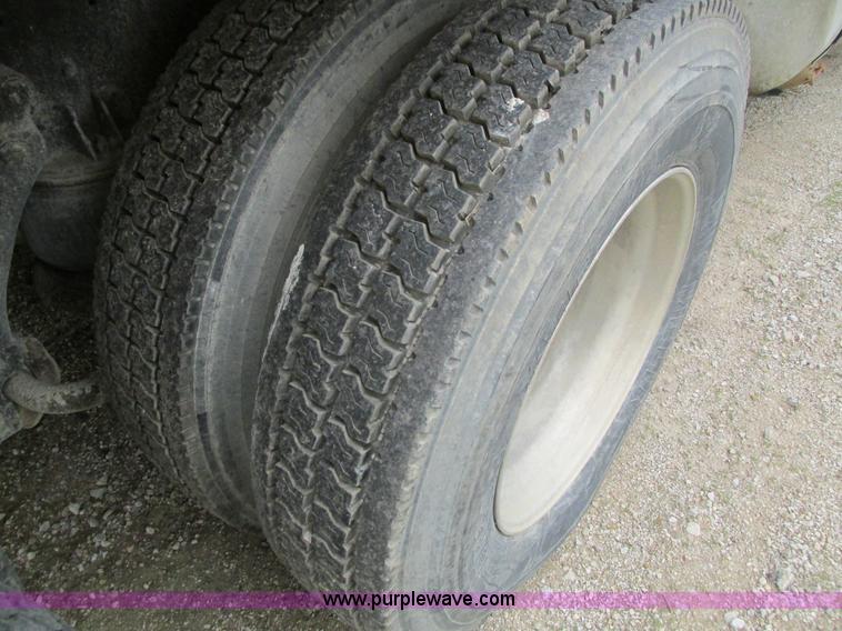 image for item I4180 1984 Kenworth W900 dump truck