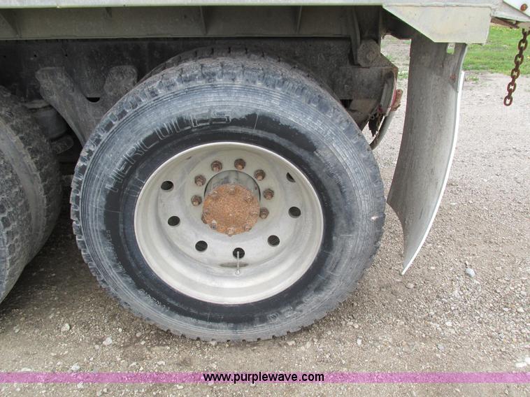 image for item I4180 1984 Kenworth W900 dump truck