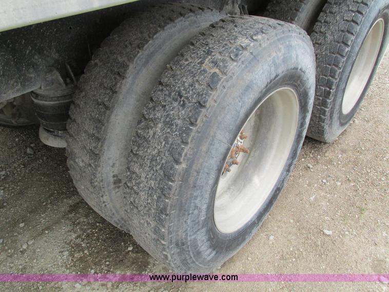 image for item I4180 1984 Kenworth W900 dump truck