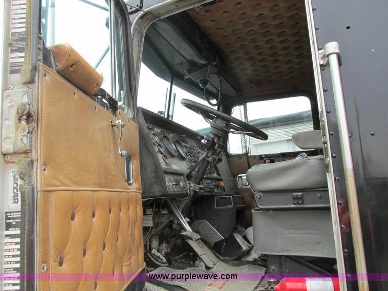 image for item I4180 1984 Kenworth W900 dump truck
