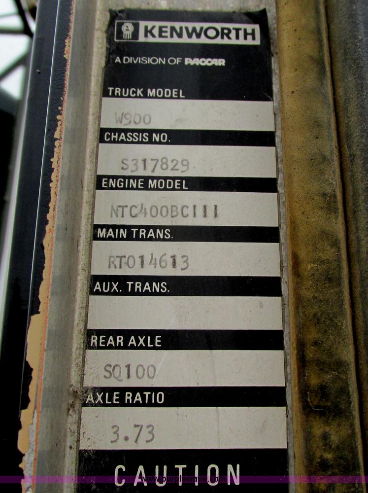 image for item I4180 1984 Kenworth W900 dump truck