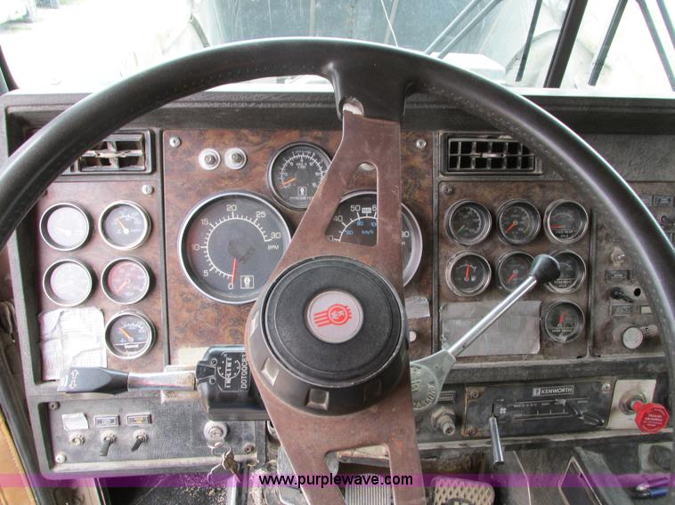 image for item I4180 1984 Kenworth W900 dump truck