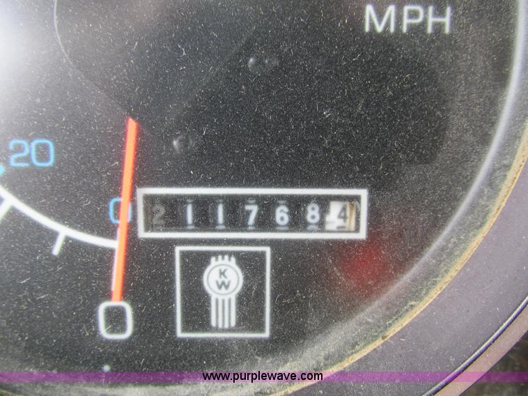 image for item I4180 1984 Kenworth W900 dump truck