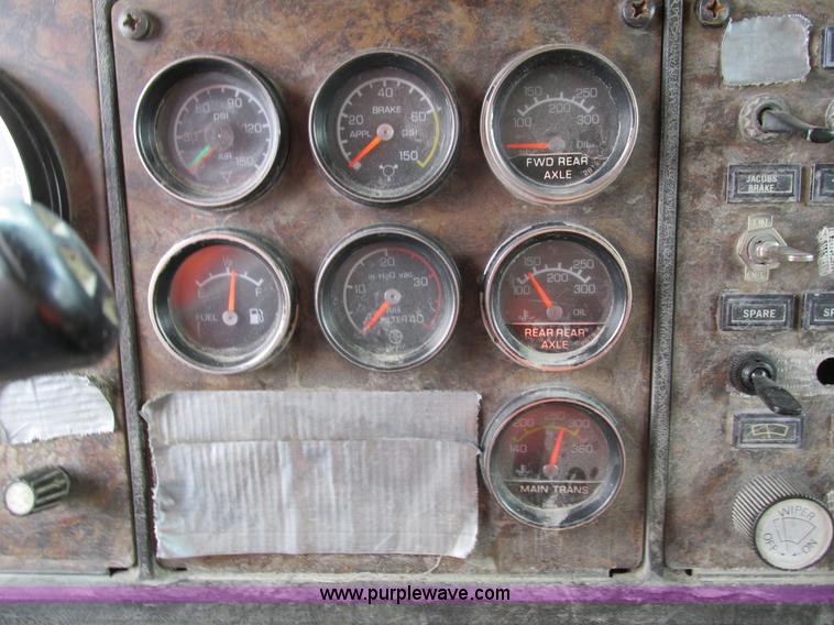 image for item I4180 1984 Kenworth W900 dump truck