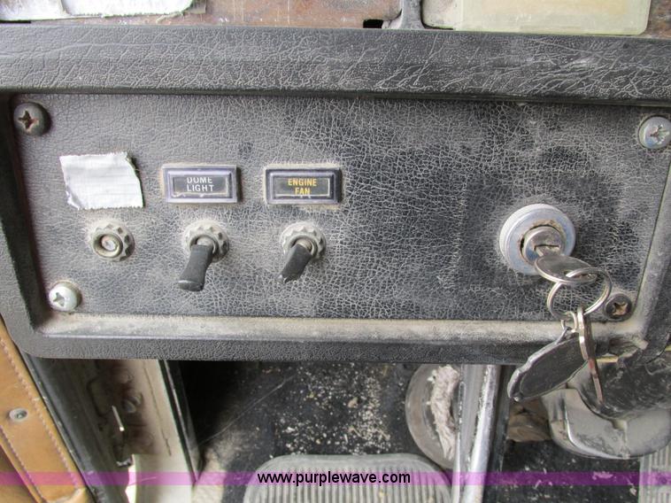 image for item I4180 1984 Kenworth W900 dump truck